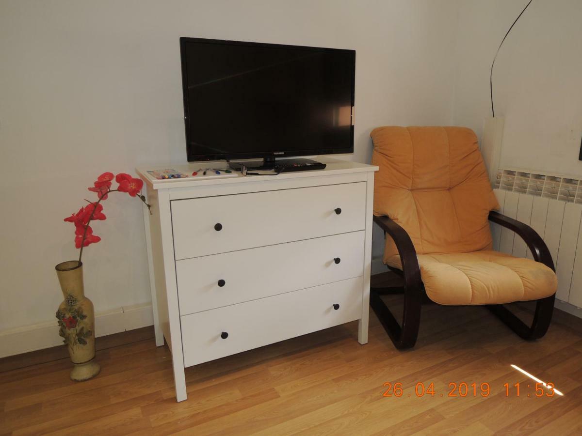 Ferienwohnung Apartament Jasmine Besalú Exterior foto