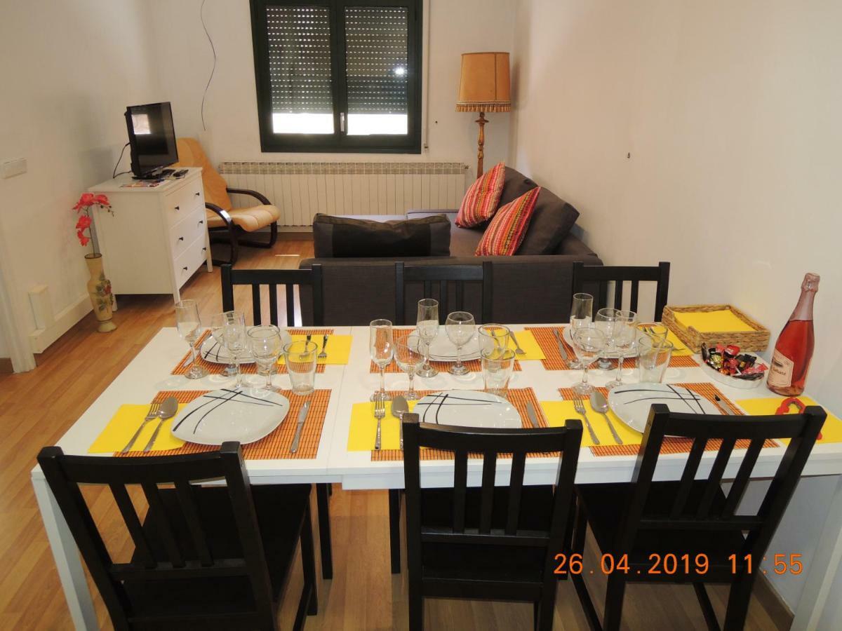Ferienwohnung Apartament Jasmine Besalú Exterior foto